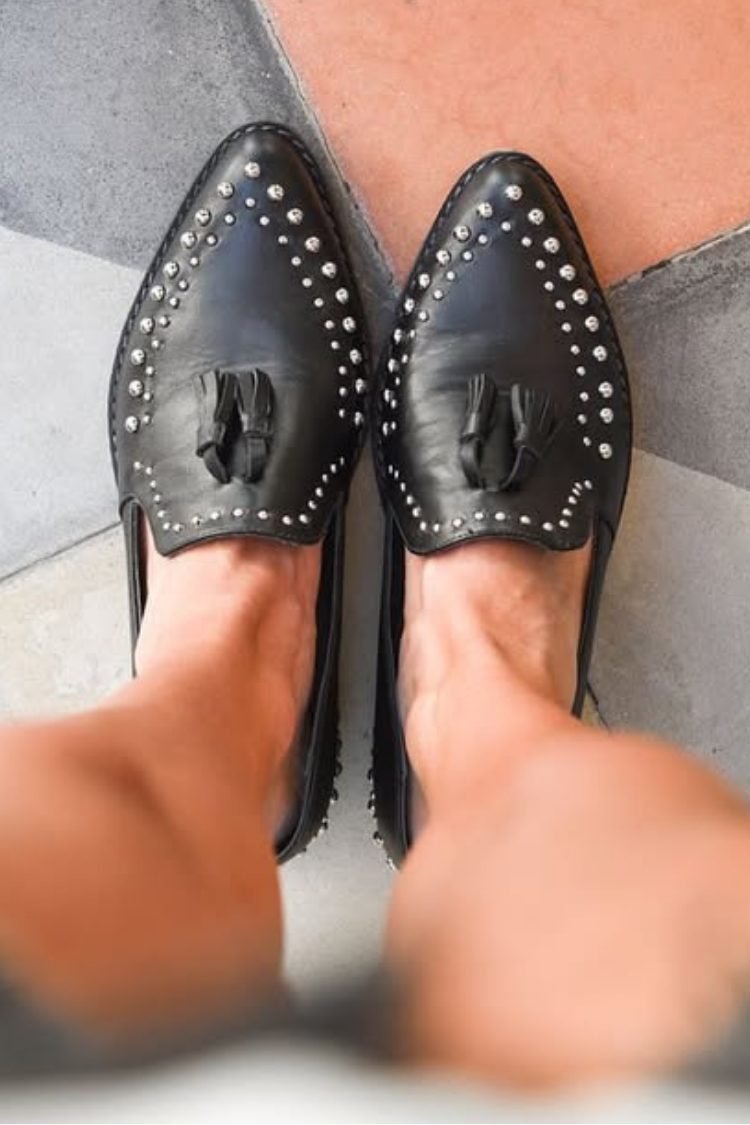 Nadège | Mocassins Noirs Cloutés à Pampilles
