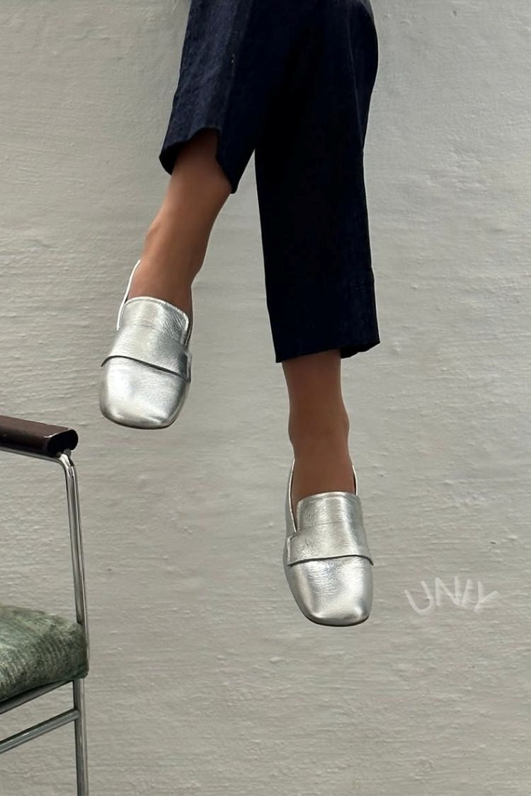 Dominique | Mocassins Argentés Polyvalents à Bout Carré