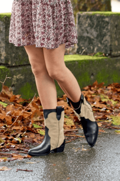 Ludivine | Bottines Western Bicolores à Motif Vache