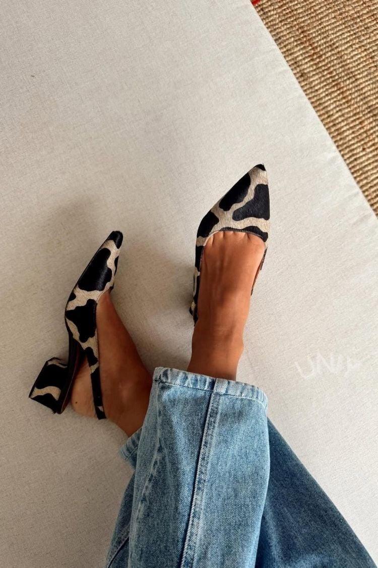 talons larges classiques slingback à bout effilé et imprimé vache.
