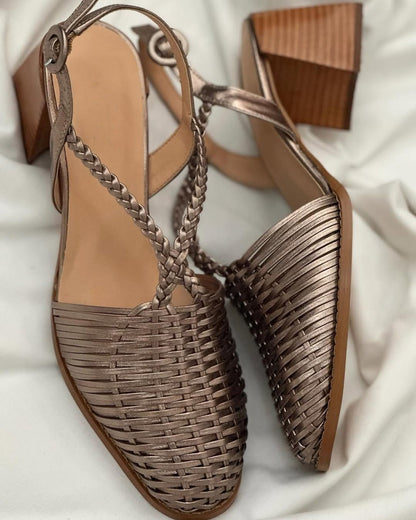 Talons bloc pointus tressés métallisés Champagne avec brides
