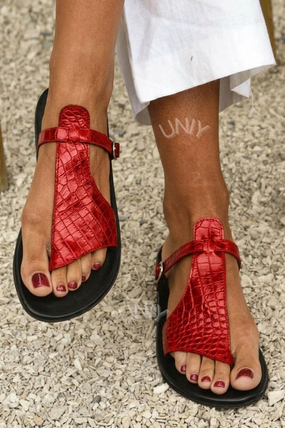 Sandales tongs effet croco avec bride et boucle sur le cou-de-pied