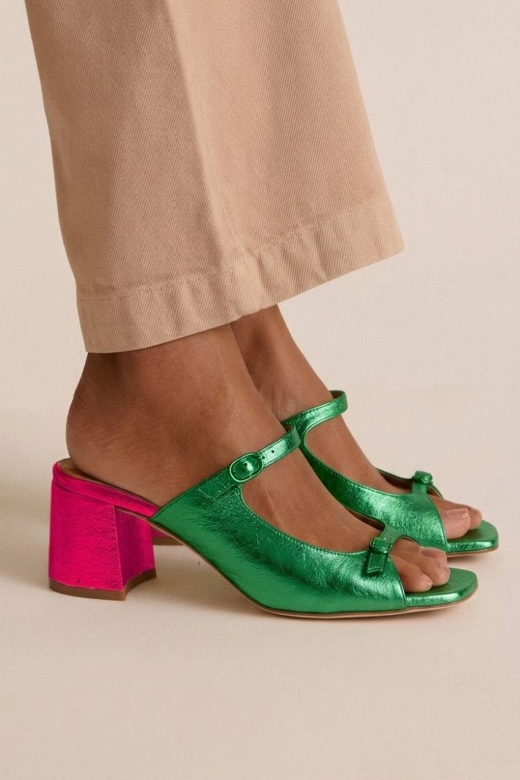 Talons larges slingback à découpes color block Or