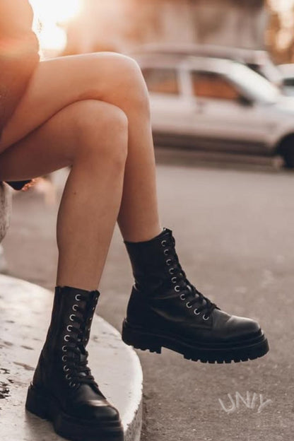 Valentine | Bottines Noires à Lacets et Semelle Plateforme