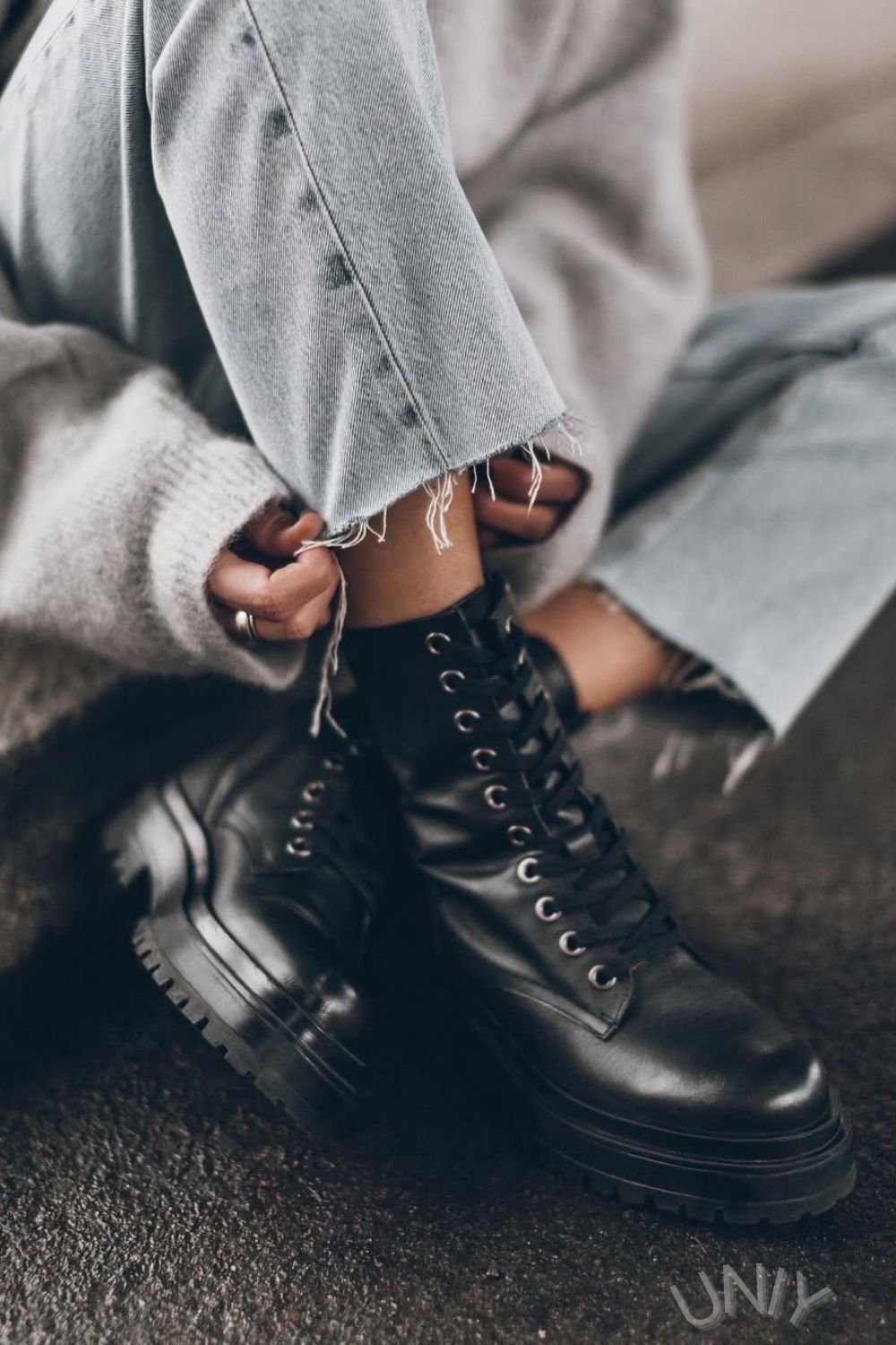 Valentine | Bottines Noires à Lacets et Semelle Plateforme