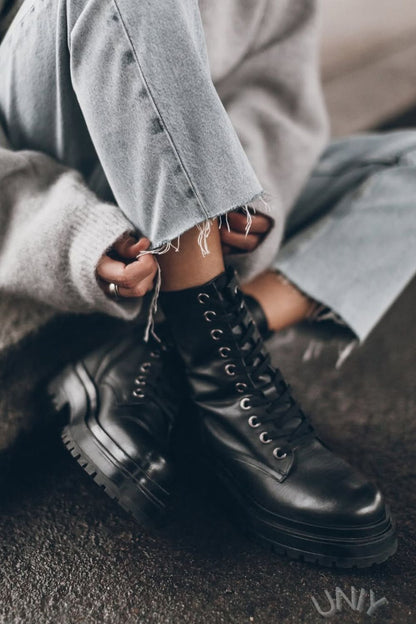 Valentine | Bottines Noires à Lacets et Semelle Plateforme