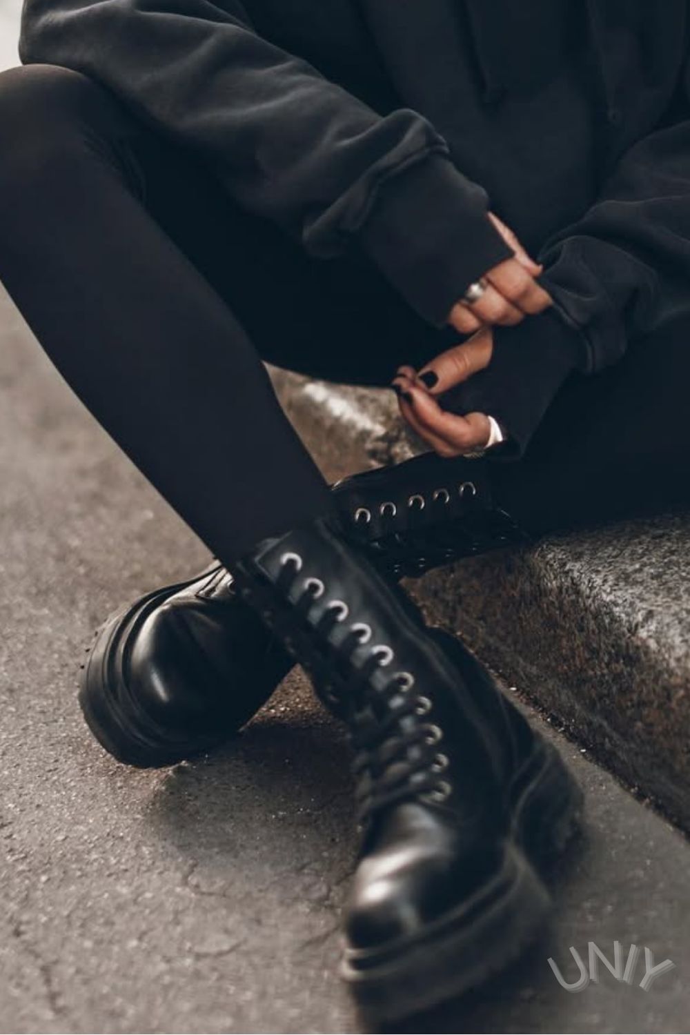 Valentine | Bottines Noires à Lacets et Semelle Plateforme