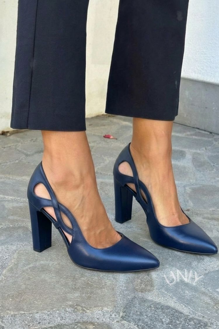 Escarpins pointus à découpes en simili cuir à talon bloc