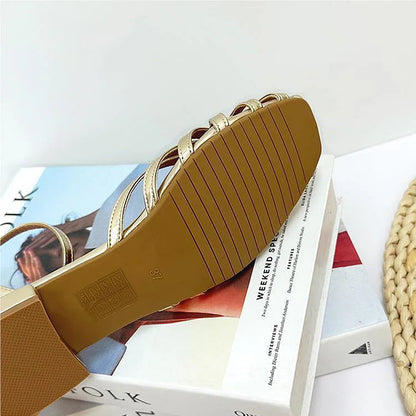 Sandales chic unies avec boucle
