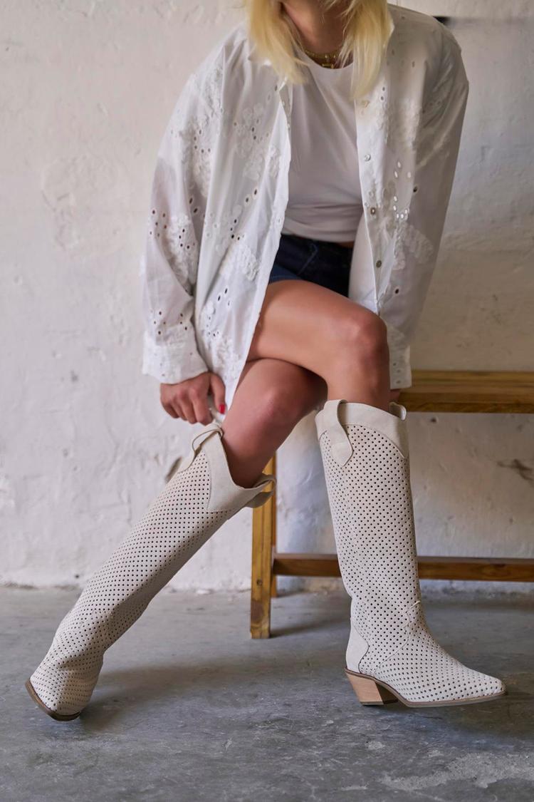 Justine | Bottes Western Beiges Perforées à Bout Pointu