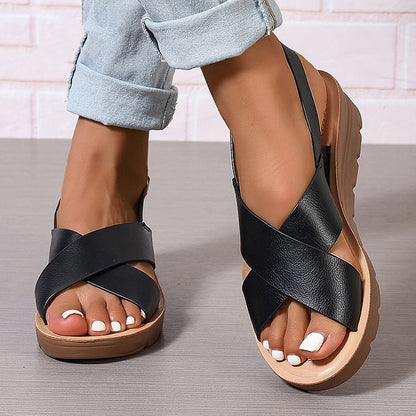 sandales compensées à bride croisée, slingback et boucle, bout ouvert.