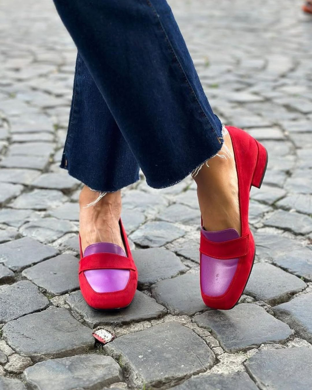 Monique | Mocassins en Suédine Rouge à Empiècement Contrasté