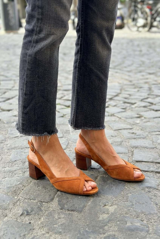 Talons bloc slingback en suédine à brides croisées et bout ouvert