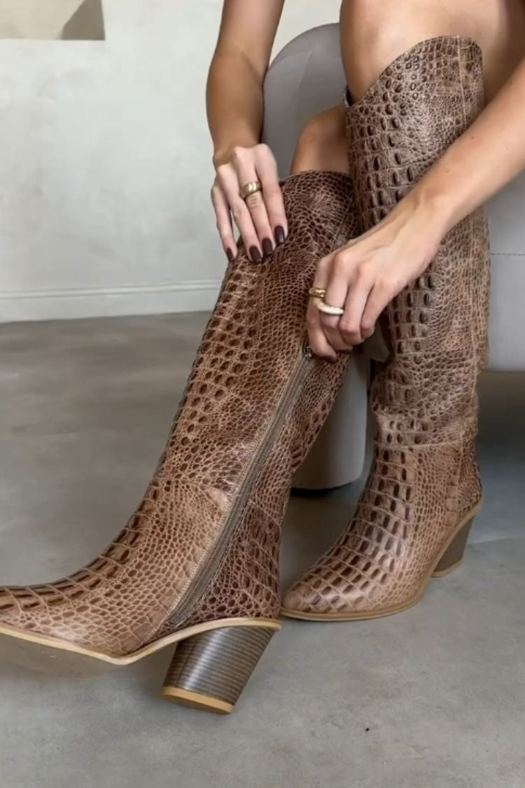 Perrine | Bottes Rétro Marron à Talon Haut et Mollet Large