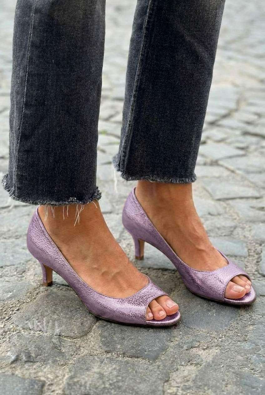 talons kitten chic métallisés or champagne à bout ouvert.