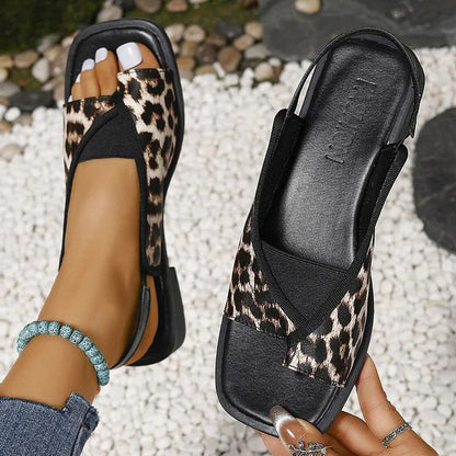 Sandales slingback patchwork à imprimé léopard et bout carré