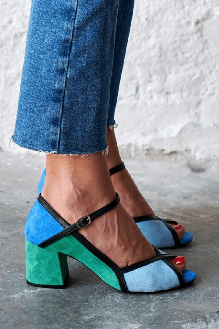 Talons aiguilles color block à boucle et bride en T