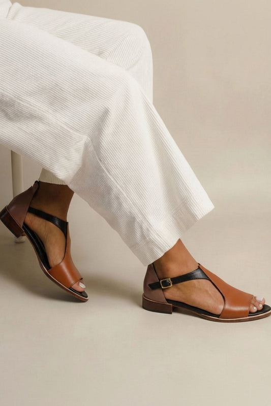 Sandales d'Été Minimalistes en Similicuir Marron à Bride à la Cheville.