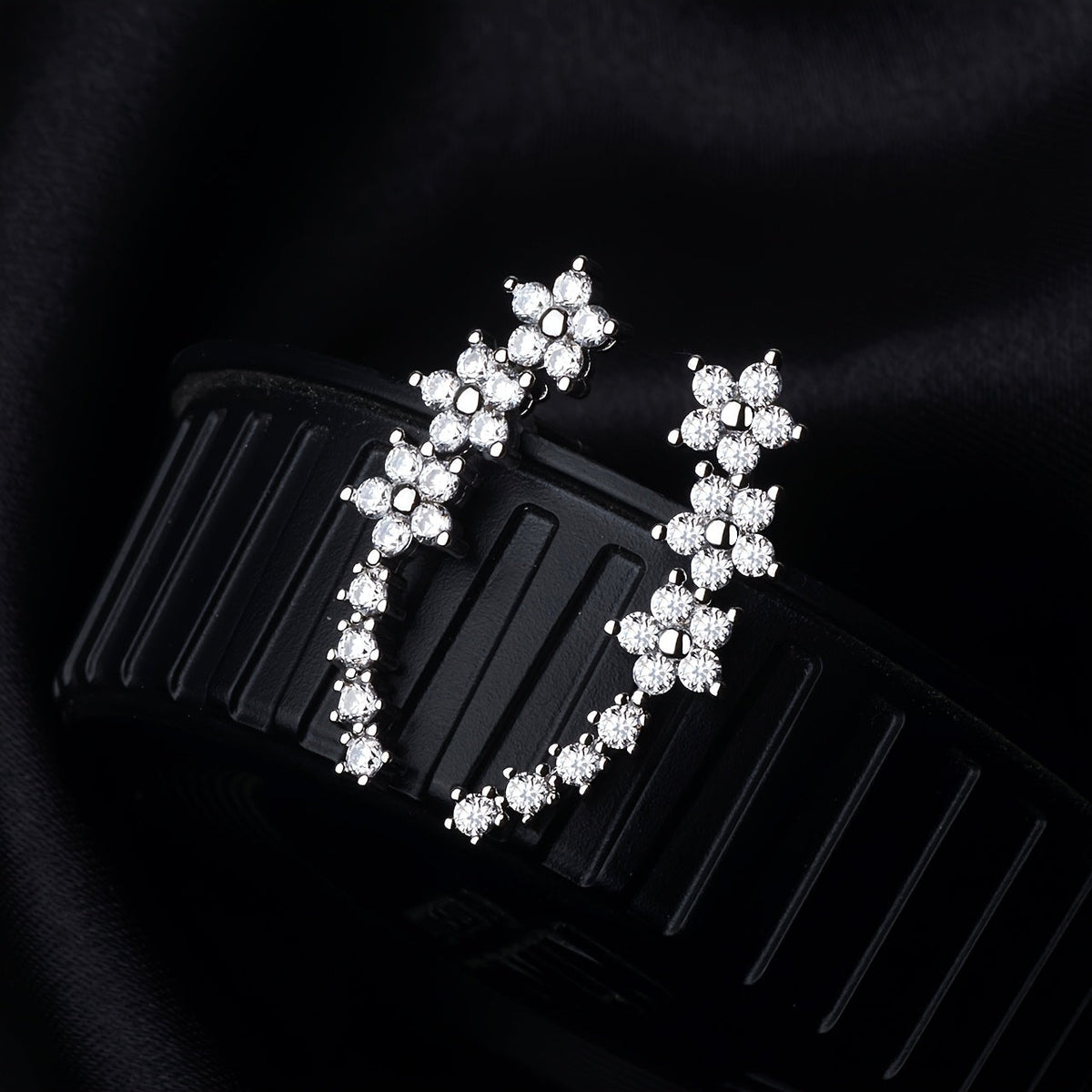 Chiara | Boucles d'Oreilles Fleuries Intemporelles