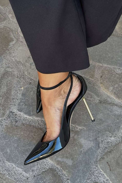 Talons aiguilles vernis Noir avec bride cheville