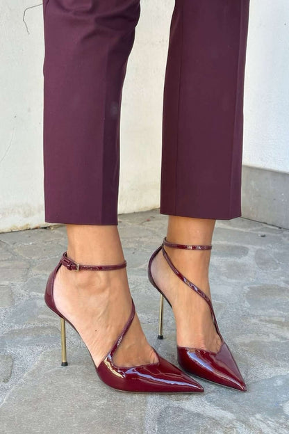 Talons aiguilles vernis Noir avec bride cheville