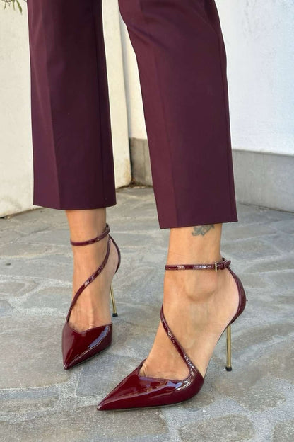 Talons aiguilles vernis Noir avec bride cheville