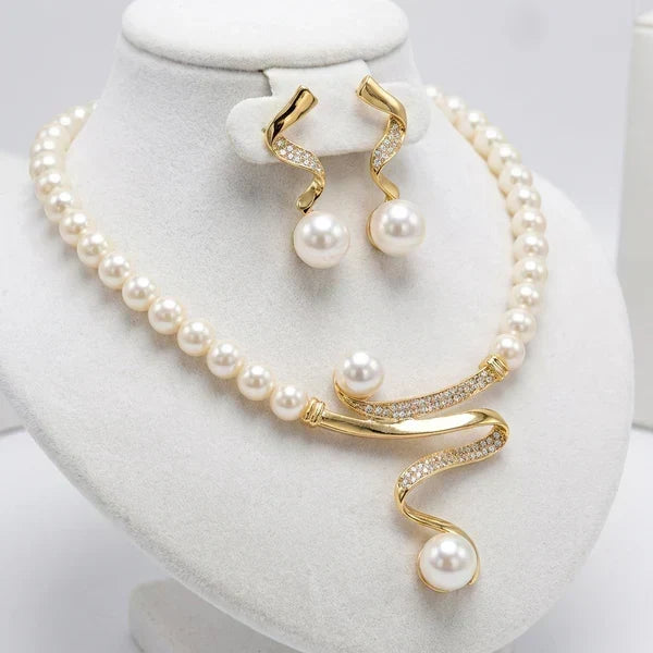 Caterina | Parure Collier et Boucles d'Oreilles en Perles Naturelles