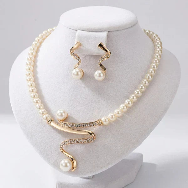 Caterina | Parure Collier et Boucles d'Oreilles en Perles Naturelles
