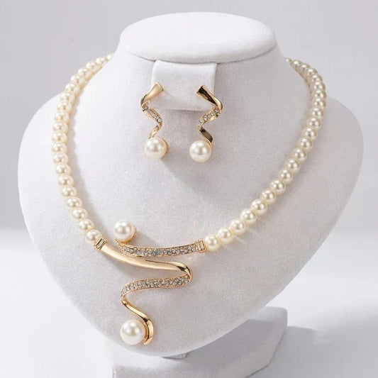 Caterina | Parure Collier et Boucles d'Oreilles en Perles Naturelles
