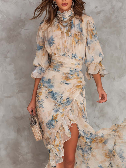 Robe Longue en Mousseline Beige à Col Montant et Imprimé Floral Peint à la Main