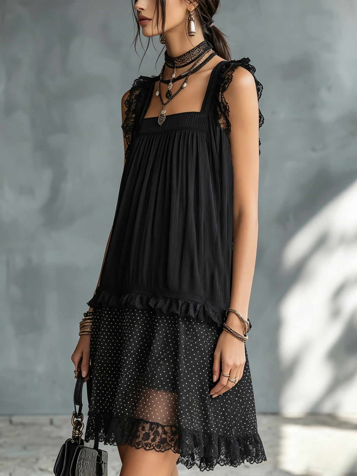 Pauline | Mini Robe Transparente à Pois avec Volant et Bordure en Dentelle Noire