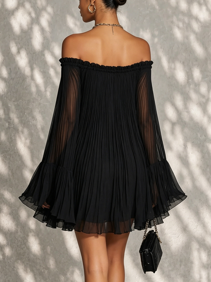 Océane | Mini Robe Noire à Manches Cloche et Épaules Dénudées Froncées