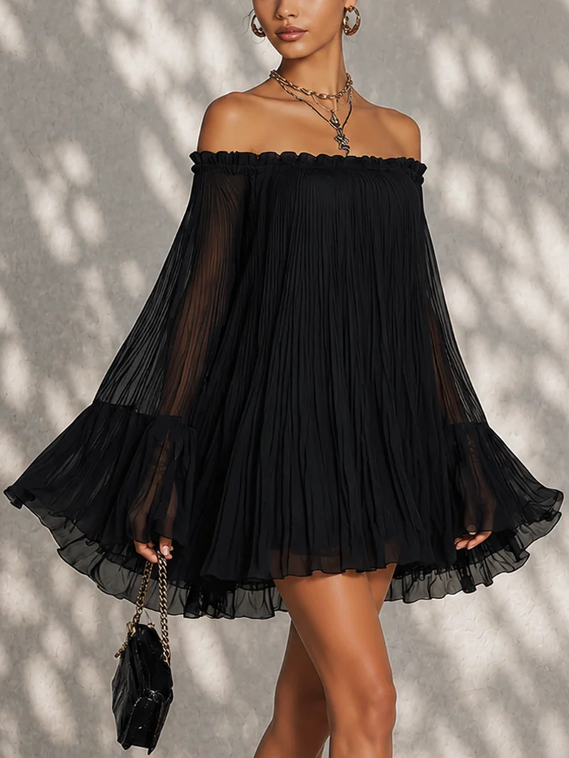 Océane | Mini Robe Noire à Manches Cloche et Épaules Dénudées Froncées