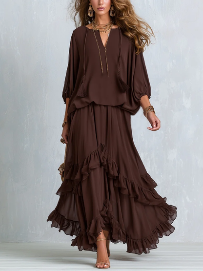 Ensemble Marron en Mousseline avec Top Col en V à Coulisse et Pompons et Jupe à Volants Multicouches