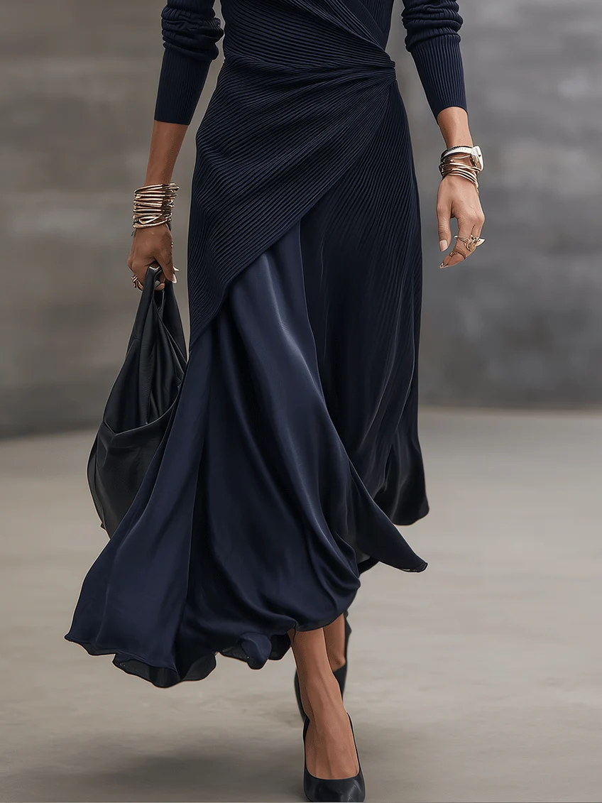 Loredana | Robe Longue Asymétrique Col V et Satin Bleu Marine