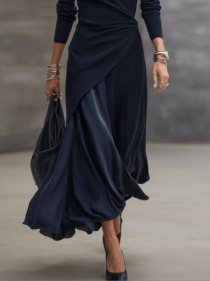 Loredana | Robe Longue Asymétrique Col V et Satin Bleu Marine