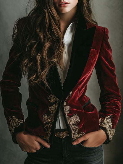 Maylis | Blazer en Velours Bordeaux Brodé d’Or à Col Noir