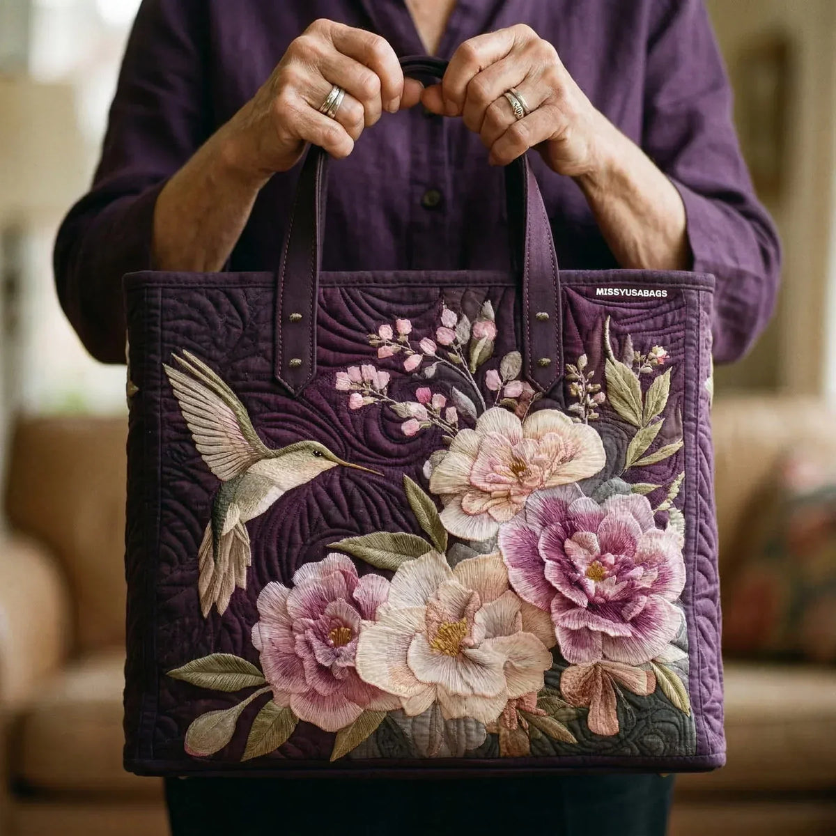 Chiara | Sac Matelassé Violet Colibri et Orchidées