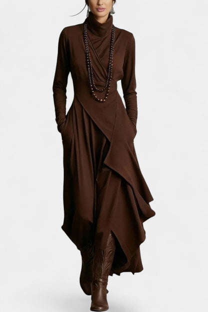 Ébeline | Robe Longue Asymétrique à Col Montant Gothique et Bohème