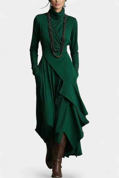 Ébeline | Robe Longue Asymétrique à Col Montant Gothique et Bohème