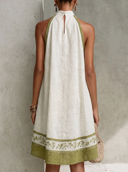 Agathe | Mini Robe Trapèze Sans Manches Blanc et Vert Olive à Fleurs